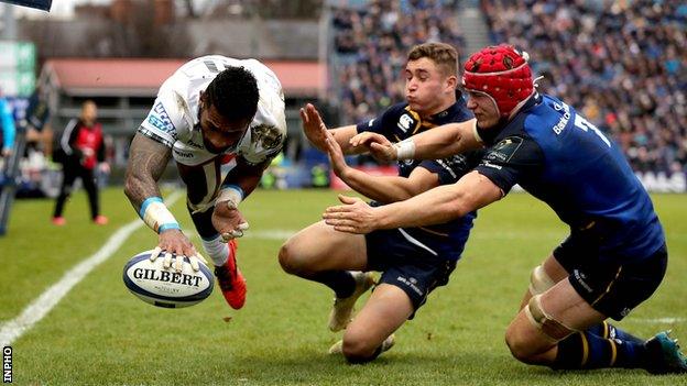 Niko Matawalu scores a try for Glasgow