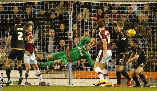 Dorus de Vries makes a save for Nottingham Forest against Burnley