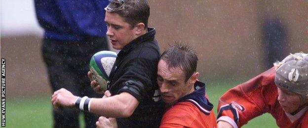 Shane Williams playing for Neath against Llanelli in 1999