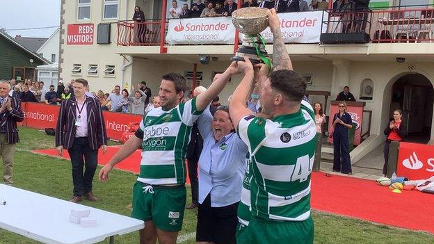 Guernsey lift Siam Cup