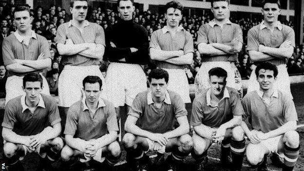 Manchester United in March 1957 - standing (left to right|) Eddie Colman (killed in Munich), Billy Foulkes, Ray Wood, Roger Byrne (killed in Munich), Mark Jones (killed in Munich), Duncan Edwards (killed in Munich). Squatting - Dennis Viollet, Johnny Berry, Tommy Taylor (killed in Munich), Billy Whelan (killed in Munich) and David Pegg (killed in Munich).