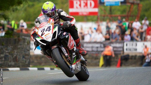 Jamie Hamilton during the 2015 Isle of Man TT Senior Race