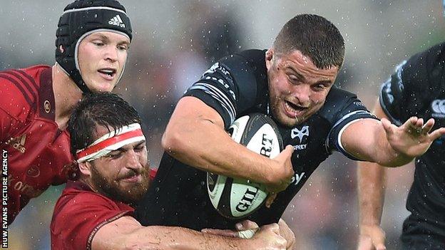 Nicky Smith in action for Ospreys against Munster