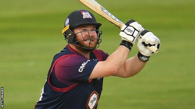 Paul Stirling in action for Northamptonshire Steelbacks