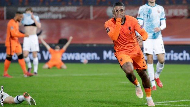 Steven Bergwijn celebrates scoring for the Netherlands