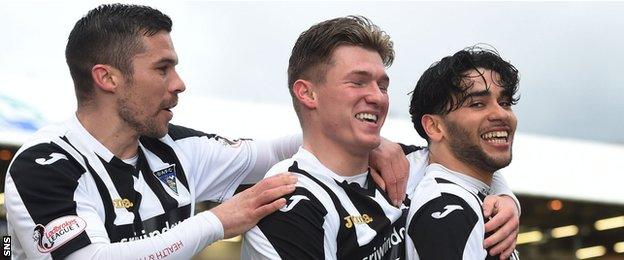 Dunfermline players celebrating