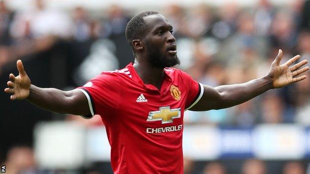 Romelu Lukaku celebrates scoring against Manchester United