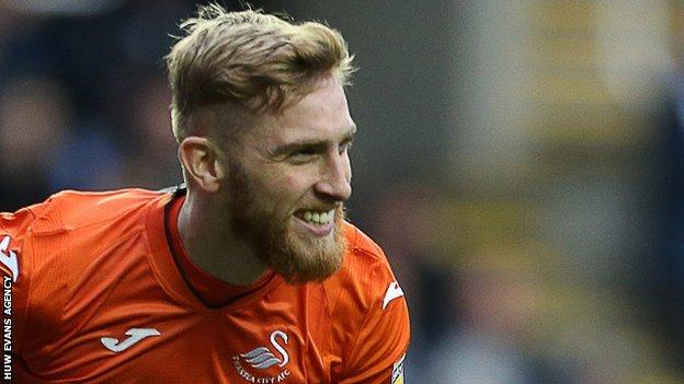 Oli McBurnie celebrates at Reading