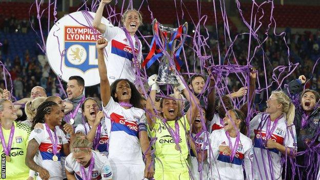 Lyon celebrate