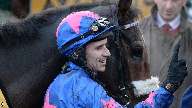 Paddy Brennan with Cue Card