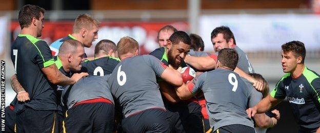 Wales rugby players train in Colwyn Bay