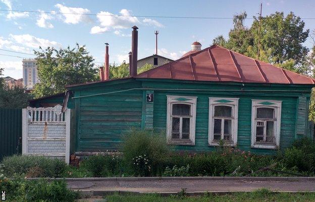 Traditional wooden houses near Saransk city centre