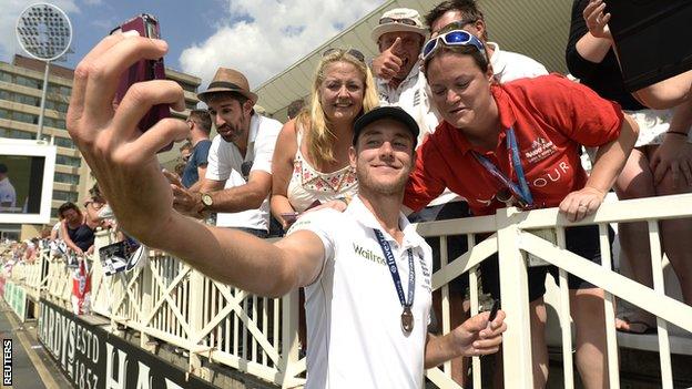 Stuart Broad takes a selfie