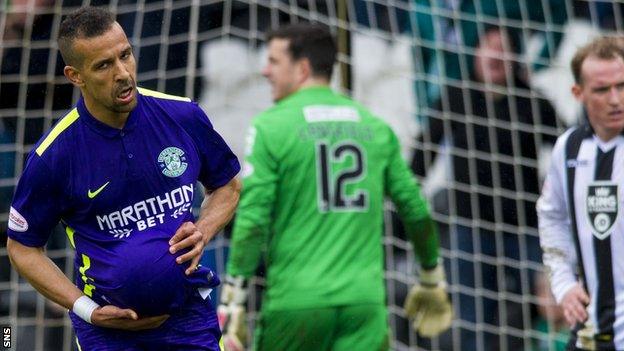 Farid El Alagui celebrates scoring for Hibs