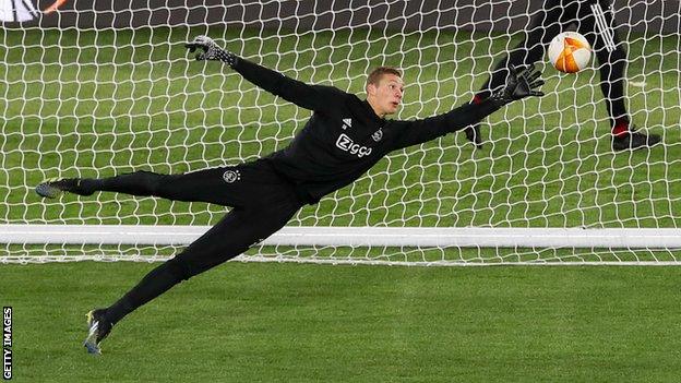 Ajax goalkeeper Kjell Scherpen training