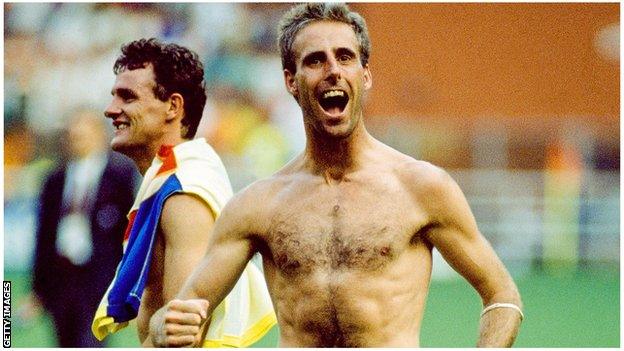 Mick McCarthy celebrates after the FIFA World Cup 1990 Round of 16 match between Republic of Ireland and Romania.