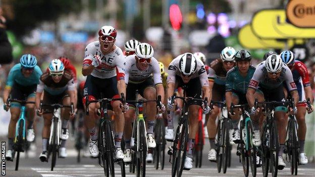 Alexander Kristoff wins the opening stage