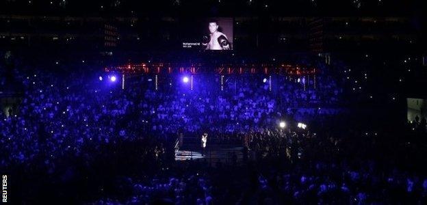 Tribute to Muhammad Ali at Anthony Joshua fight