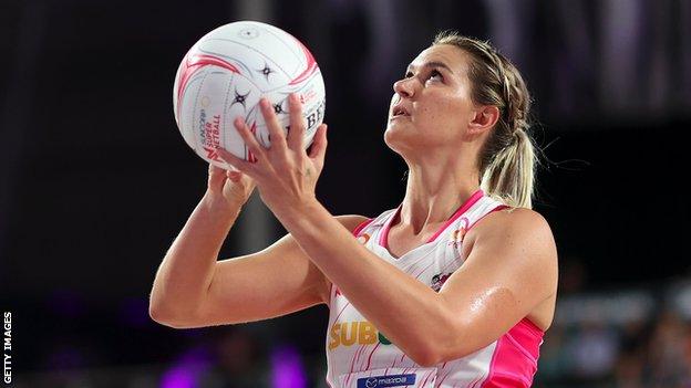 Lenize Potgieter in action for Adelaide Thunderbirds