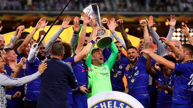 Rob Green with the Europa League trophy