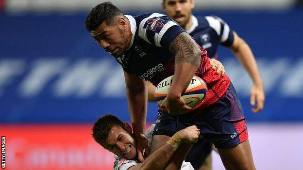 Charles Piutau leaves Harry Trinder on the deck