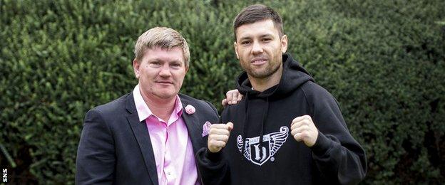 Trainer Ricky Hatton and Kiryl Relikh