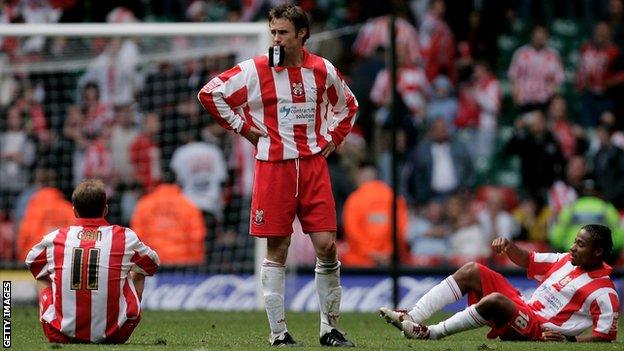 Lincoln players come to terms with League Two play-off final defeat in 2003