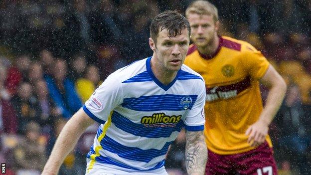 Darren Barr in action for Greenock Morton