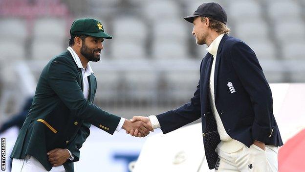 Azhar Ali and Joe Root