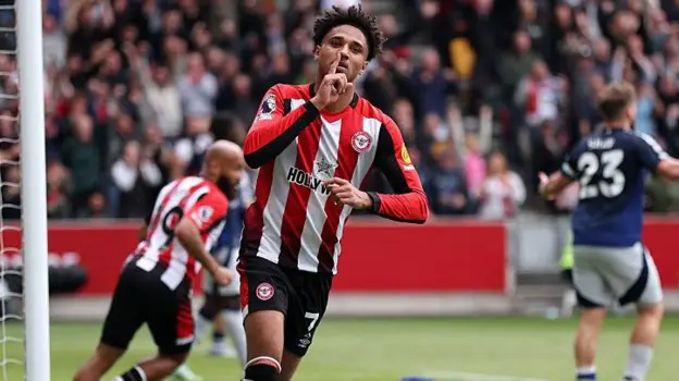Brentford beat Man Utd in thriller to boost Europe hopes