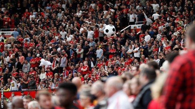 Manchester United, Leeds United, Premier League, Old Trafford fans