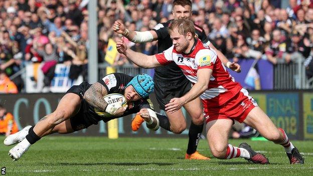 Jack Nowell scores his side"s fourth try