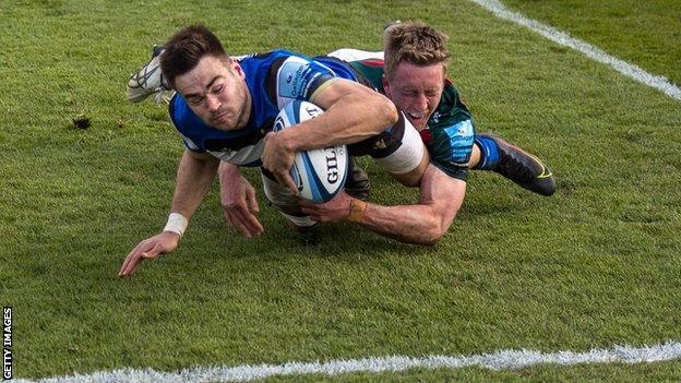 Will Muir scores a try for Bath