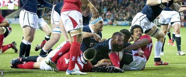 Geoff Cross scores for Scotland against Tonga