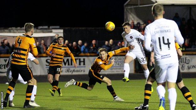 Dundee United threw away the lead to go down 2-1 at Alloa