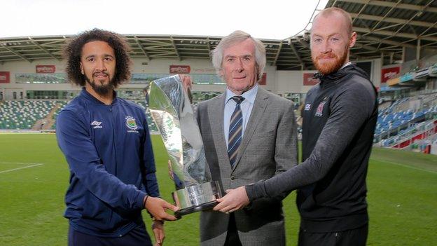 Bastien Hery, Pat Jennings and Chris Shields