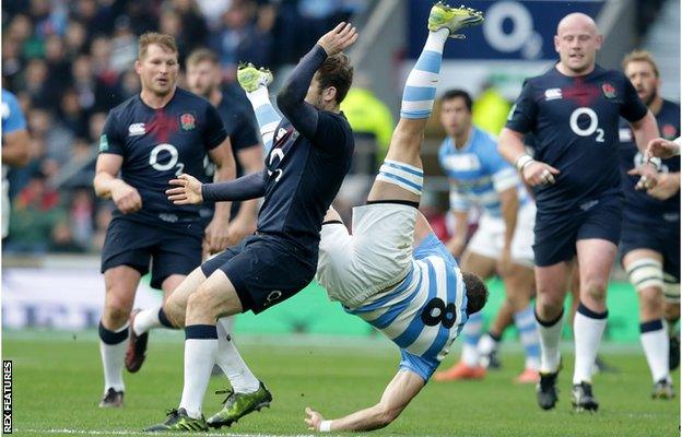 Elliot Daly takes out Argentina number eight Leonardo Senatore and is sent off