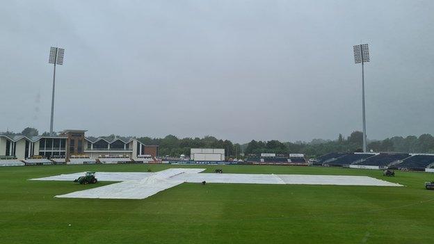 Rain prevents any play at Chester-le-Street between Durham and Nottinghamshire