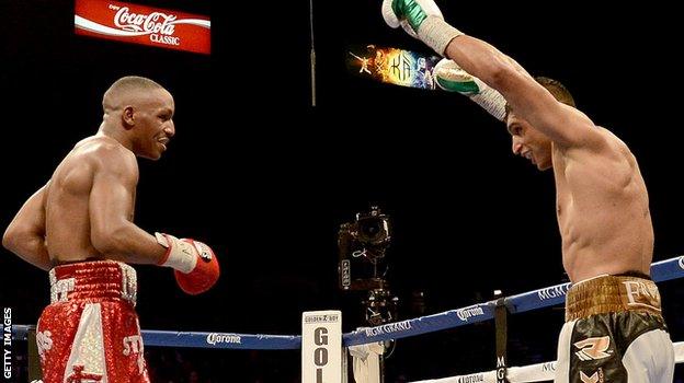 Amir Khan beats Devon Alexander