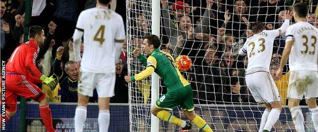 Jonny Howson scored for Norwich against Swansea