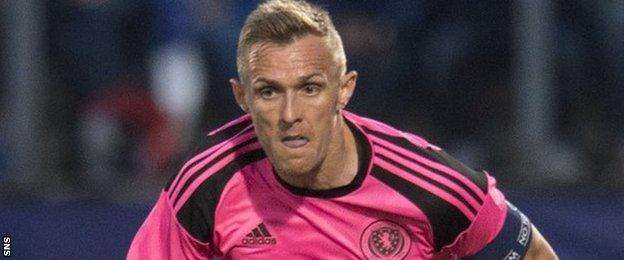 Darren Fletcher in action for Scotland against France