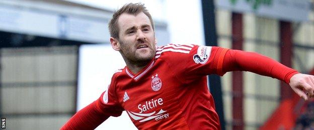 Aberdeen's Niall McGinn celebrates