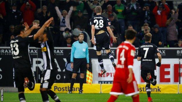 Ginter celebrates goal against Bayern Munich