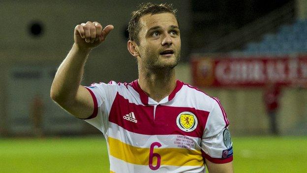 Scotland's Shaun Maloney thanks the Tartan Army in Portugal