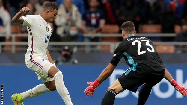 Mbappe fires past Simon