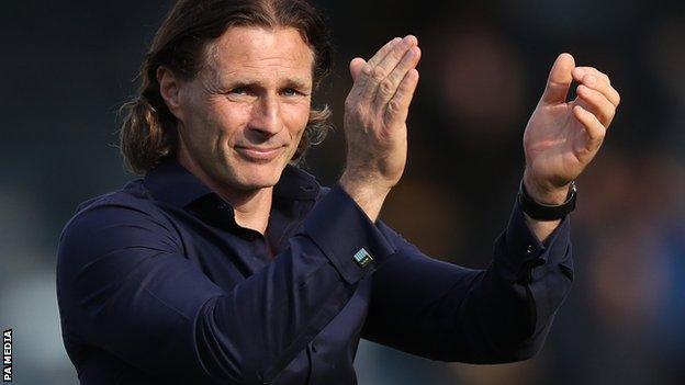 Gareth Ainsworth applauds Wycombe fans