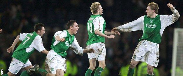 Hibs players celebrate the 2004 semi-final win