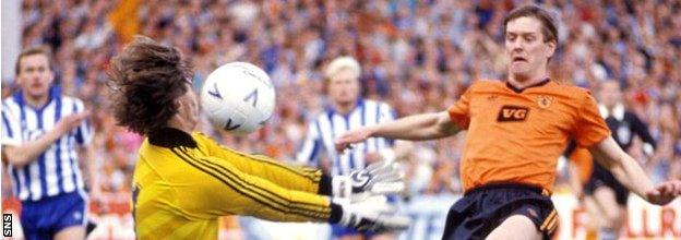 Dundee Utd couldn't overturn the first-leg deficit against IFK Gothenburg in 1987 Uefa Cup final