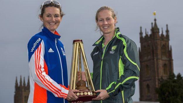 Captains Charlotte Edwards and Meg Lanning with the Women's Ashes trophy