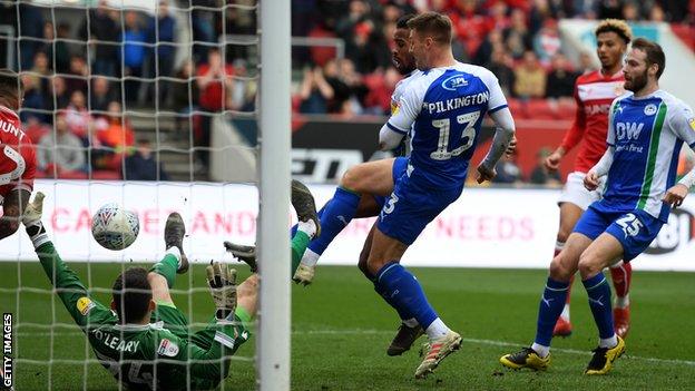 Anthony Pilkington scores